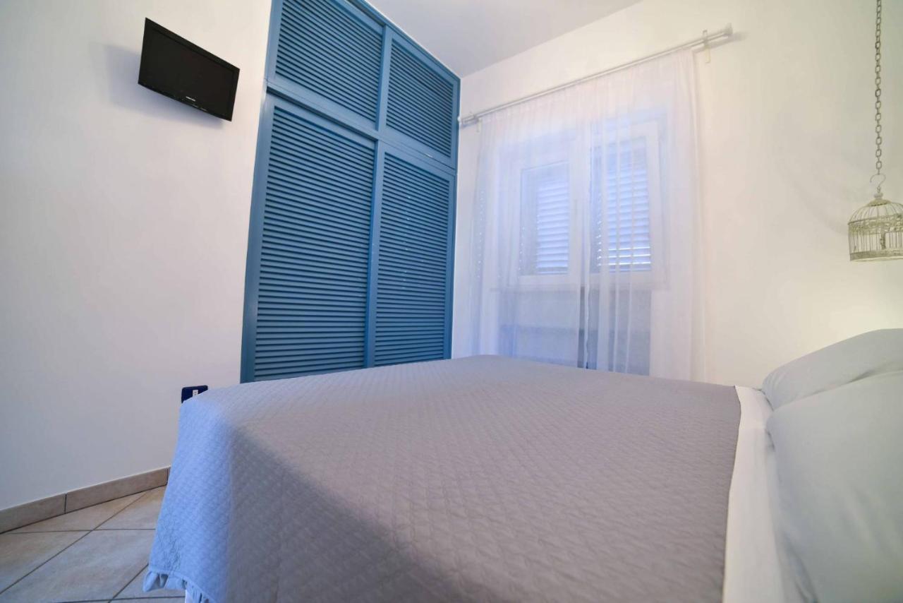 La Caletta Bed And Breakfast Torre Santa Sabina Exterior photo